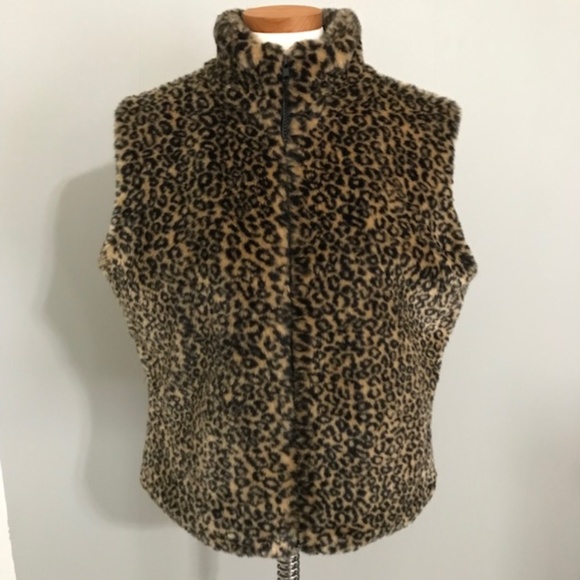 Cejon Jackets & Blazers - Animal Print Faux Fur Vest Size Large